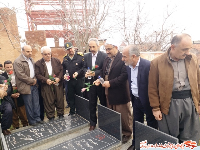 مزار شهدای سردشت غبارروبی و گلباران شد