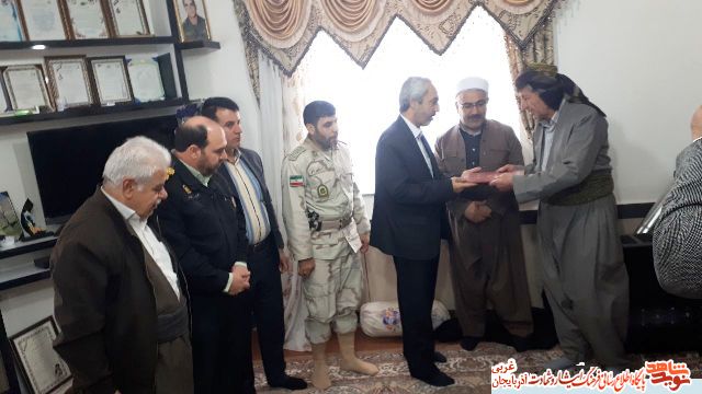 مزار شهدای سردشت غبارروبی و گلباران شد