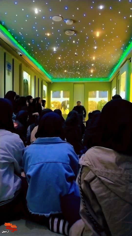بازدید دانش آموزان ممتاز شهرستان گرمی از موزه شهدای اردبیل