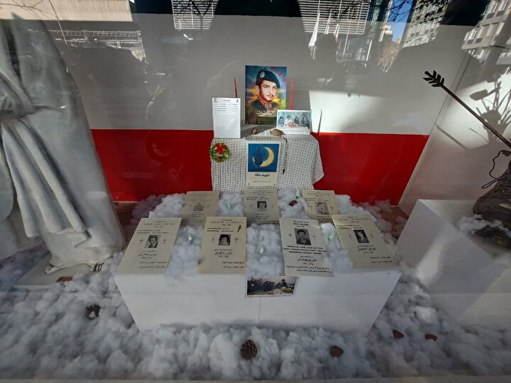 غرفه «شهید ماه» با یاد شهیدان مسیحی آراسته شد