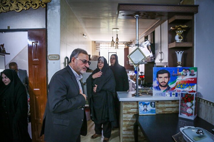 دیدار دکتر یعقوب سلیمانی با خانواده شهید «بهروز ترکاشوند»/ تصاویر