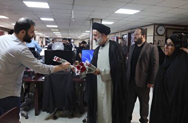 بازدید نماینده ولی‌فقیه در بنیاد شهید و امور ایثارگران از خبرگزاری فارس
