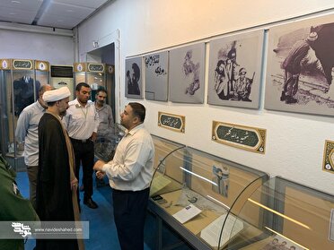 بازدید کارکنان وظیفه سرکلانتری مرکزی پلیس راهور فاتب از موزه مرکزی شهدا