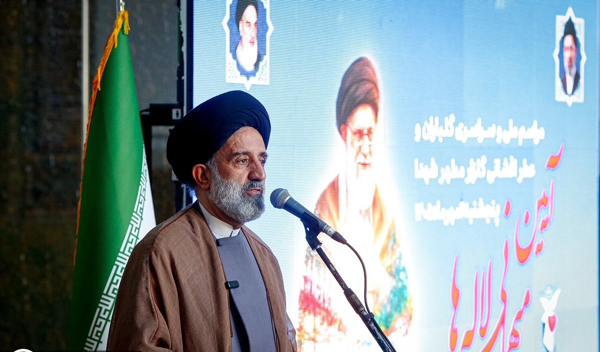جمهوری اسلامی سیلی محکمی بر صورت دشمن خبیث زد/   دشمن شناسی در تداوم راه شهدا است