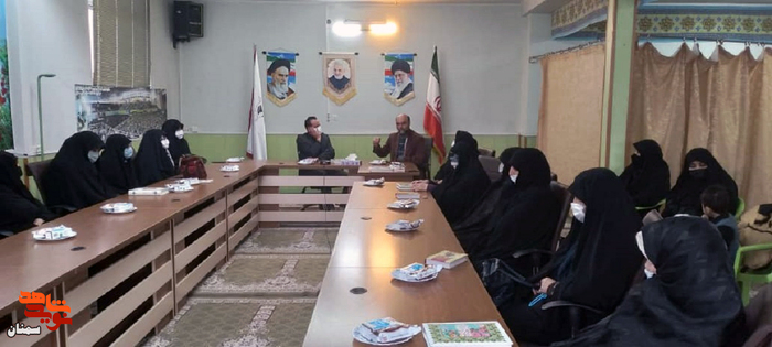 نشست بصیرتی با همسران و دختران ایثارگر شهرستان سمنان - چهاردهم دی‌ماه ۱۴۰۰ سالن اجتماعات بنیاد شهید و امور ایثارگران شهرستان سمنان